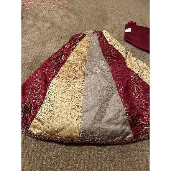 Rodeo Home gold and red tree skirt and lot of 30 boutique ornaments - Picture 2 of 12